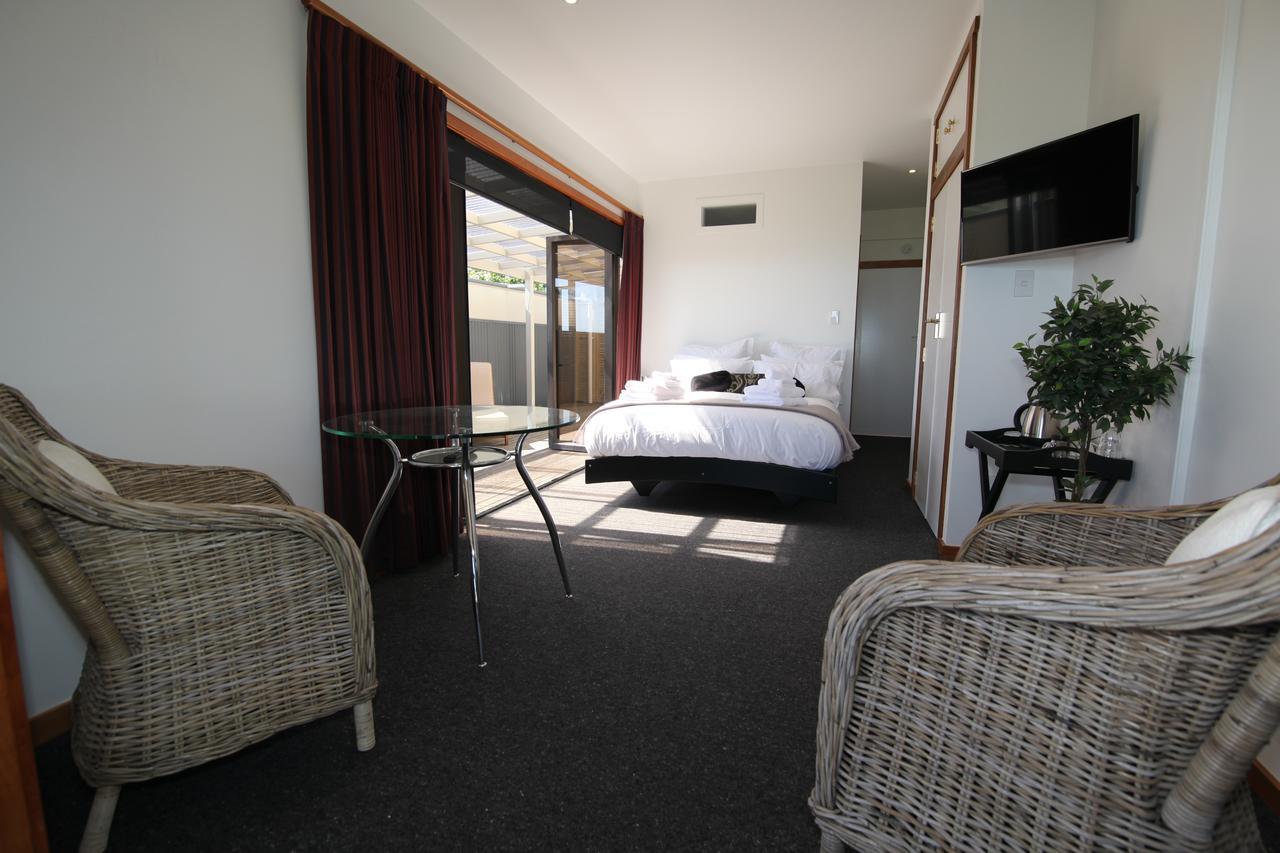 Te Puru Beach Lodge Exterior photo
