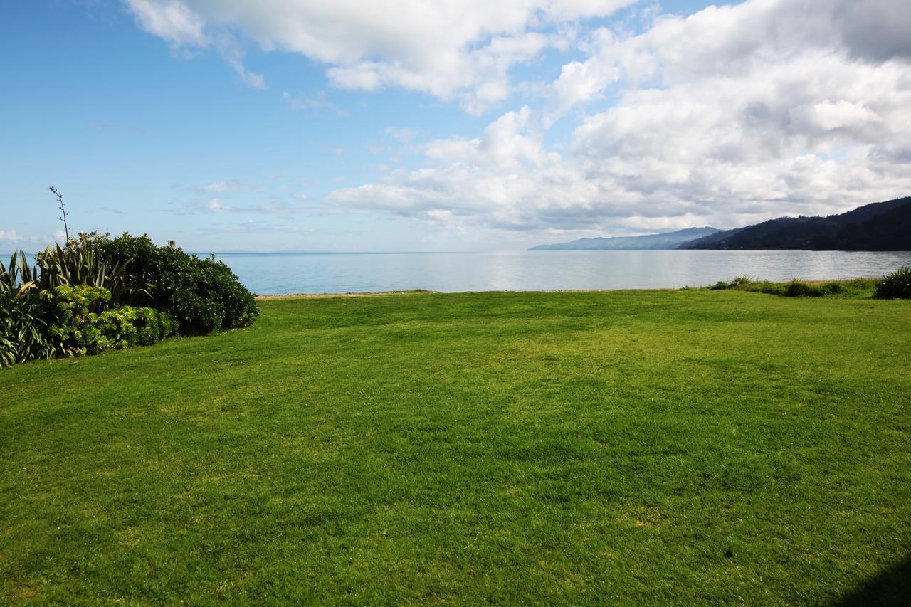 Te Puru Beach Lodge Exterior photo