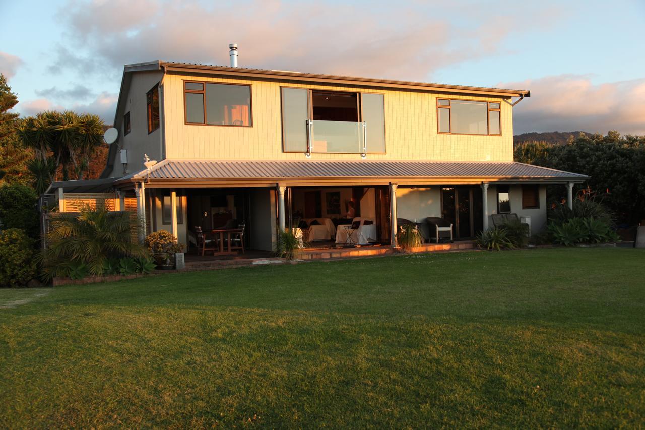 Te Puru Beach Lodge Exterior photo