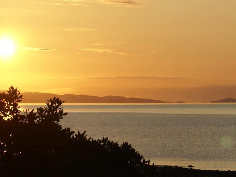 Te Puru Beach Lodge Exterior photo